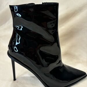 Steve Madden “Valley” high heeled black patent stilletto ankle boot US 10